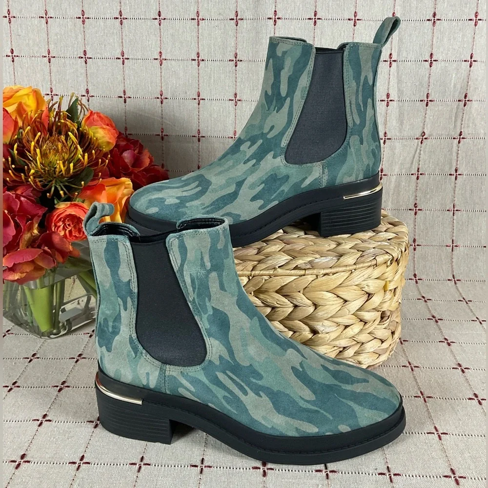 Kenneth Cole New York Levon 2.0 Welt Chelsea Boot Olive Camo Ankle Boots Sz 6.5 - Picture 1 of 6